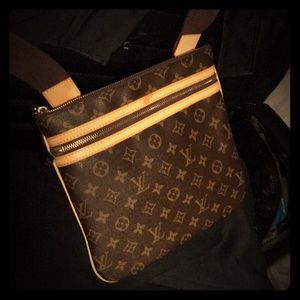 Louis Vuitton Messenger Bag